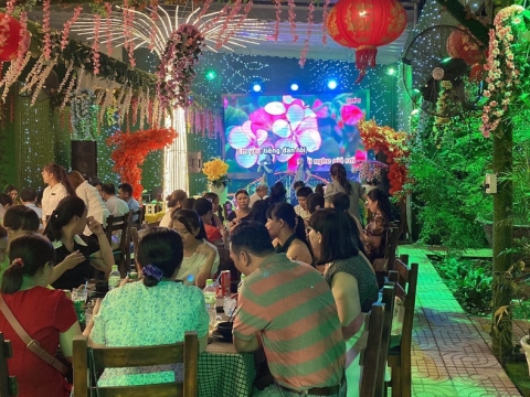 Tiệc  Sinh  Nhật