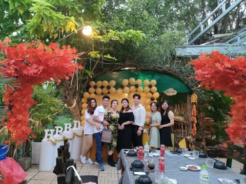 Khách Hàng Đặt Tiệc