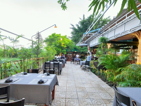 Khu ven sông 