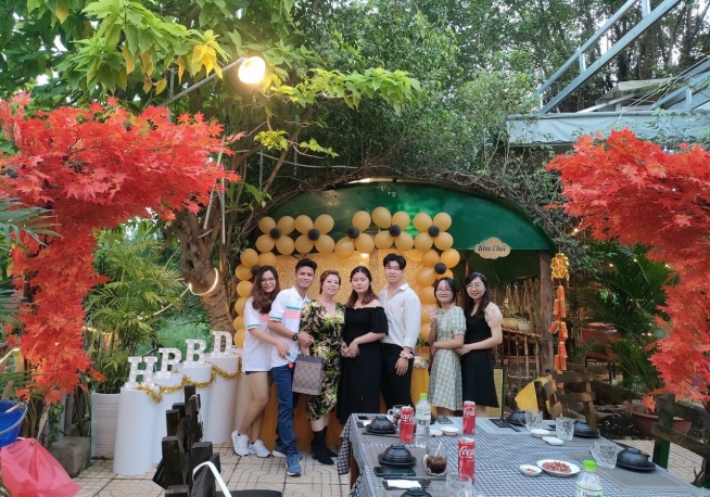 Khách Hàng Đặt Tiệc